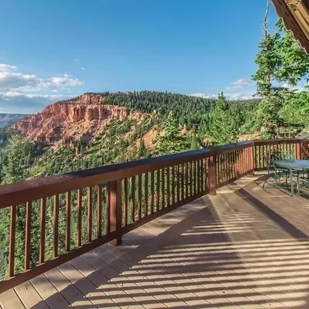 Amazing Views Near Strawberry Point! Villa